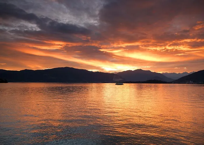 Hotel De Charme - Luxury Laveno-Mombello