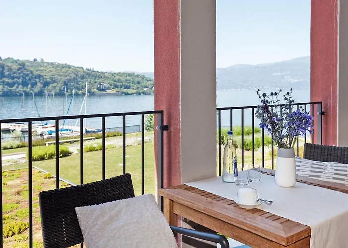 Otel De Charme Laveno-Mombello